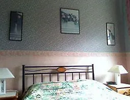 אדינבורו Cruachan Guest House 3*,