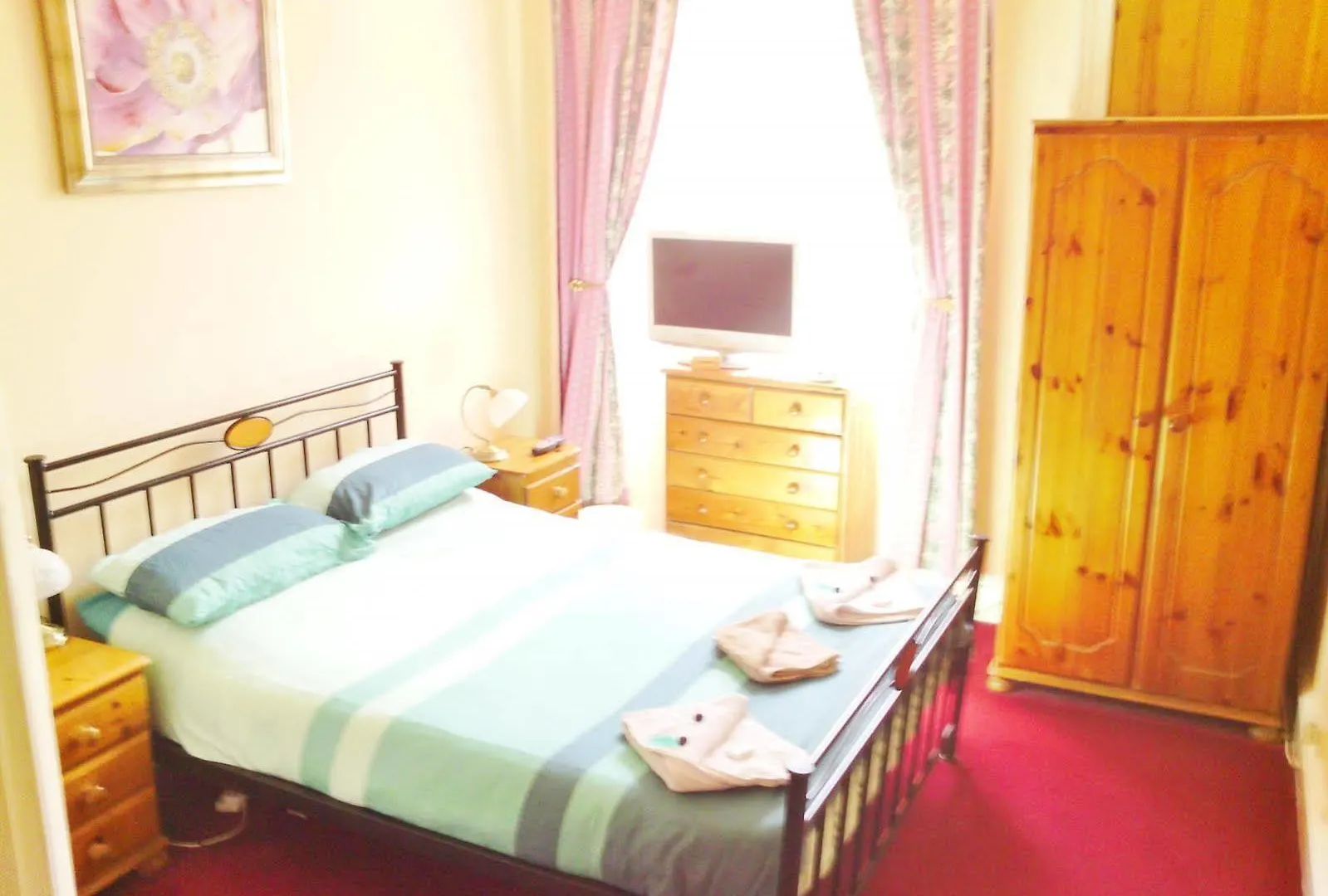 אדינבורו Cruachan Guest House 3*,